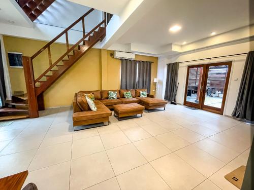 Three-Bedroom Apartment image 10