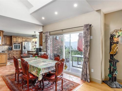 Under the Tree - Bed & Breakfast 2