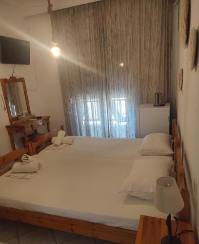 2 twin beds