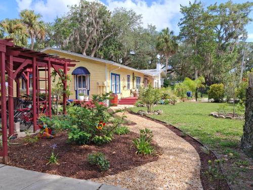 The Three Sisters - Pelican Crystal River FL