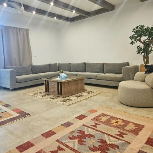 Ground Chalet With Garden View And Outdoor Area at Almaza Bay Residence – khách sạn tại Vịnh Almaza