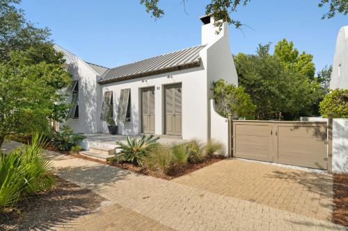 Three-Bedroom House image 7