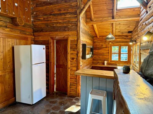 Kitchen, Cabana estilo Refugio en el Bosque para Familias in San Carlos de Bariloche