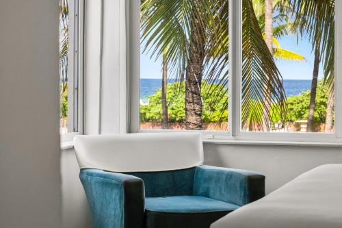 King Room with Oceanfront View image 7