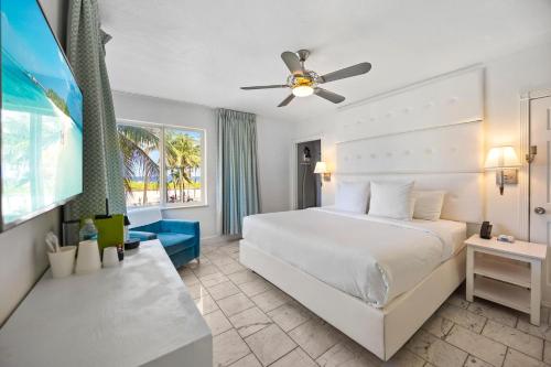 King Room with Oceanfront View image 10