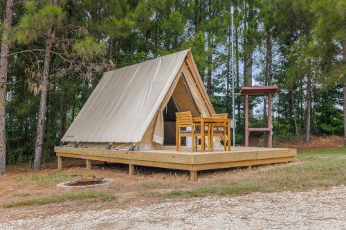 Slip Into a Soft, Cozy A-Frame Stay by the Lake, Onalaska