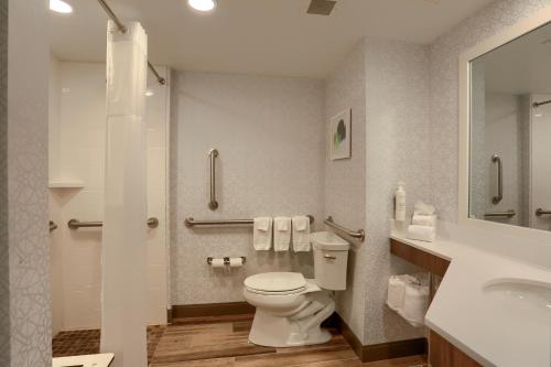 Hampton Inn Harrisburg-East/Hershey - image 11