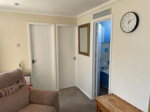 4 Guests - Pet Friendly - Chalet Beach Home Chapel, Skegness (photo 10)