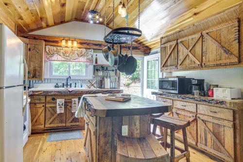 Rustic Asheville Cabin 20 Acres with Swimming Pond! in Asheville, USA