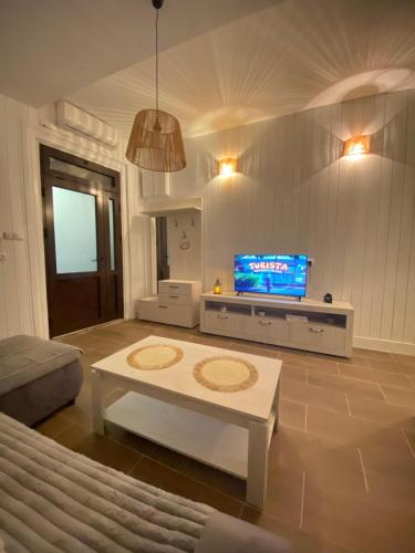 المرافق, Baja's Garden Apartman in Bajina Basta