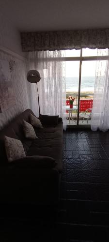 One-Bedroom Apartment image 9