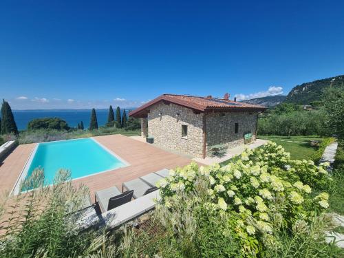 Breathtaking Villa in Bardolino Pool & Garden
