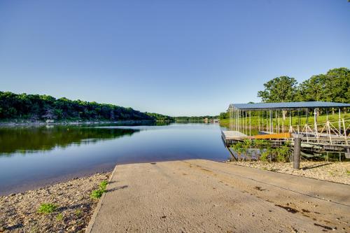 Walk to Pomme de Terre Lake: Pet-Friendly Escape in Galmey (MO)