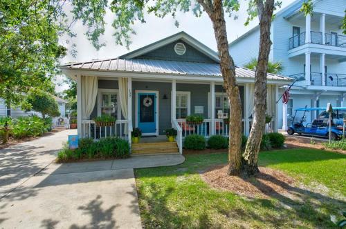 Cutest Cottage in Crystal Beach! Private Pool, Tesla/EV Charger, Close to Beach