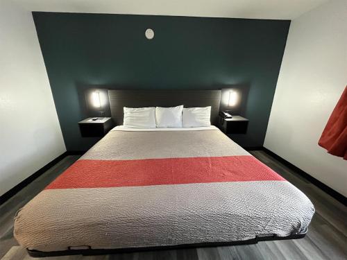 Studio 6 Suites Urbana, IL