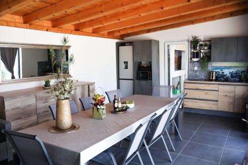 Villa Dalmatia with pool in Slivnica