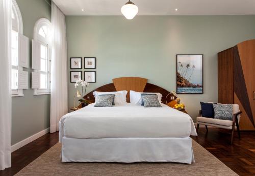 Deluxe Medium Room image 5