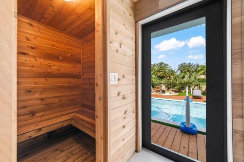 Dream Retreat 11 bdr Pool, Spa, Sauna, Gym, Cold Plunge L75 in Country Club
