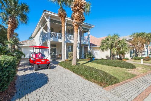 Close to Beach~Free Golf Cart! Pet Friendly Home! Destiny West