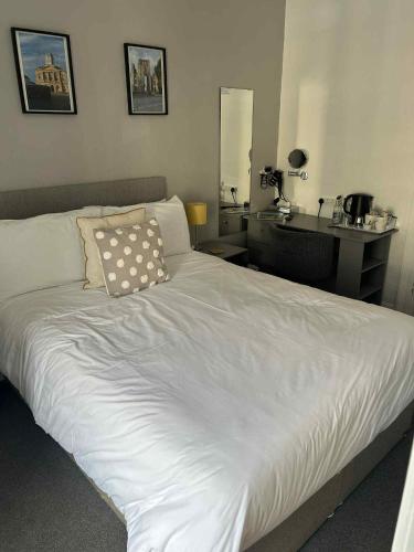 The Black Swan Hotel – Kelso