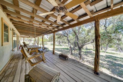 Swim, Hike and Unwind Serene Hill Country Retreat in Хант
