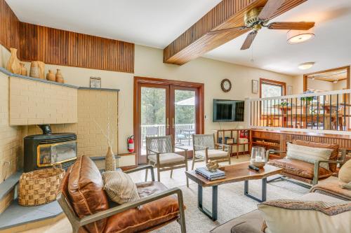 13 Mi to Ski Big Bear Updated Getaway with Deck