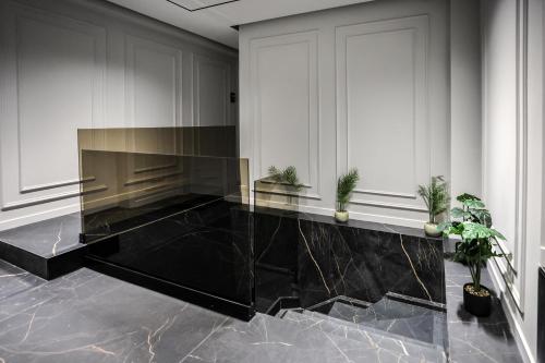 Suite with Lake View image 2