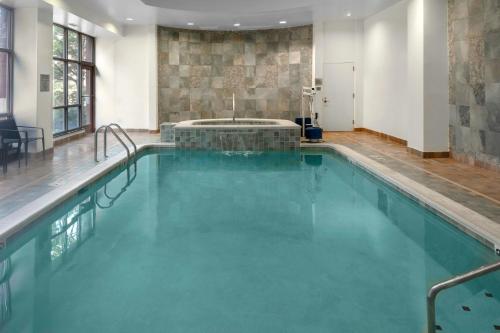 בריכת שחיה, Courtyard by Marriott Reading Wyomissing in ויומיסינג(פי אי)