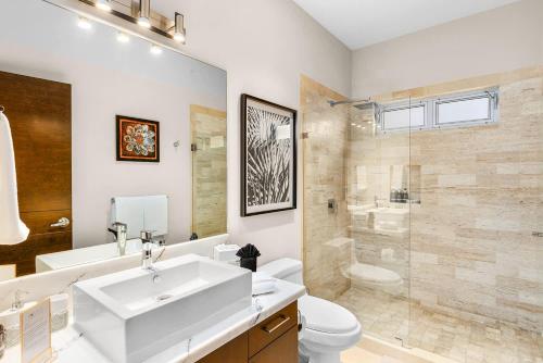 Cascadas Luxury Condo in Pedregal with Jacuzzi - image 5