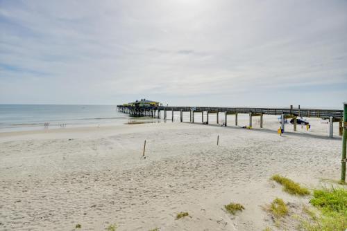 Ocean-View Condo with Balcony on Daytona Beach! in Daytona Beach Shores, USA
