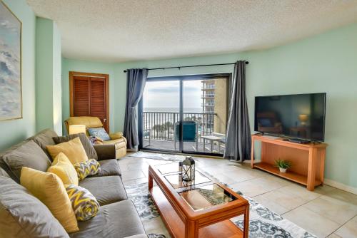 Ocean-View Condo with Balcony on Daytona Beach! in Daytona Beach Shores, USA