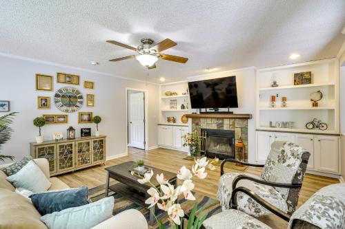 Hillsborough Vacation Rental about 18 Mi to Durham! in 希爾斯伯勒