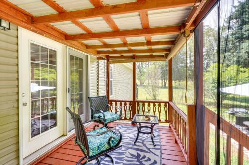 Hillsborough Vacation Rental about 18 Mi to Durham! in 希爾斯伯勒