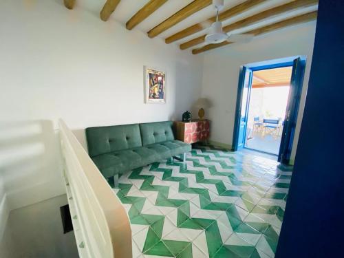 Casa Avocado - in the center, with a view and quiet in Stromboli