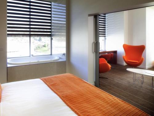 One-Bedroom Apartment with Spa