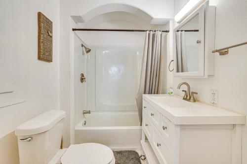 Pet-Friendly Home with Patio - 3 Mi to River Walk! - image 12