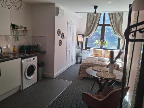 Crown House Studio Apartment in Smethwick