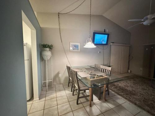 Furnished canal private home in พอร์ต ชาลอต (FL)