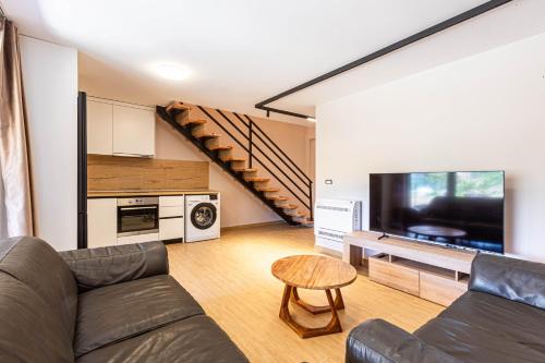 AMA'S Duplex 5 - Parking, Kitchen, Central, Himare