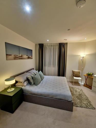 Wembley Stadium Comfort stay Cosy room with a view Concerts, matches and more, London
