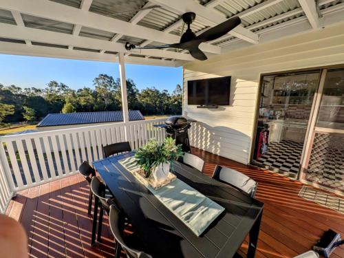 3 bed cottage nestled at centre of 21 acres in Blackbutt in นานังโก