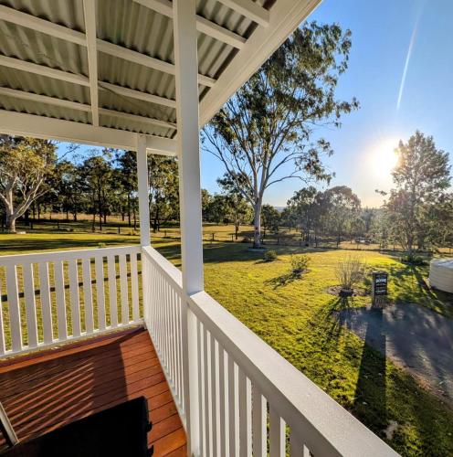 3 bed cottage nestled at centre of 21 acres in Blackbutt in นานังโก