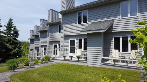 Evergreen Hill Condominiums in Fish Creek, USA