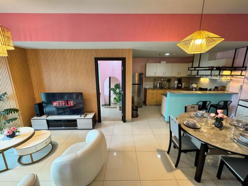 Uptown Parksuites Tower 2 4BR in BGC Taguig, Manila