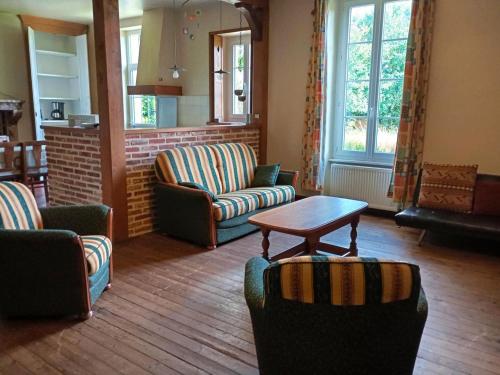 Maison de campagne spacieuse avec Wi-Fi et animaux admis - FR-1-489-272 in Bezenet