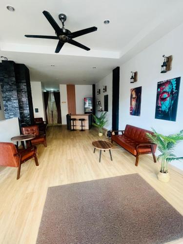 28 Boutique Hotel - Newly Renovated - 로비