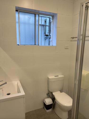 Bed in Mixed 4-Bed Dormitory Room with Private Bathroom image 10