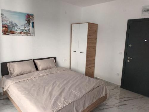 Blue Bay Boutique Studio in Denovici