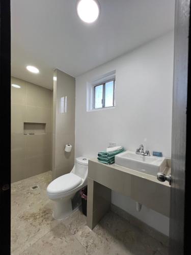 ห้องน้ำ, Motel Maya in ทิจัวน่า