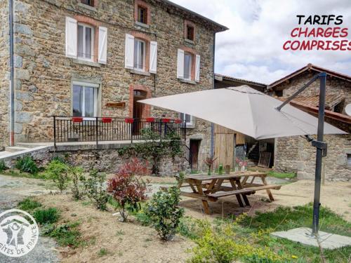 Maison familiale chaleureuse pour 12 pers. avec jardin dans le Forez - FR-1-496-18 - Bertignat